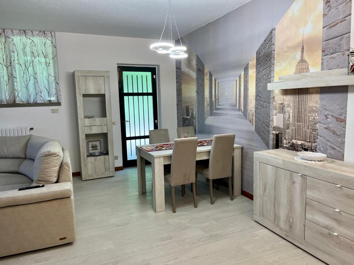 Lukas Home Con Il Cuore Appartamento 3 Camere Al Piano Terra E Appartamento 1 Camera In Taverna Merone Buitenkant foto